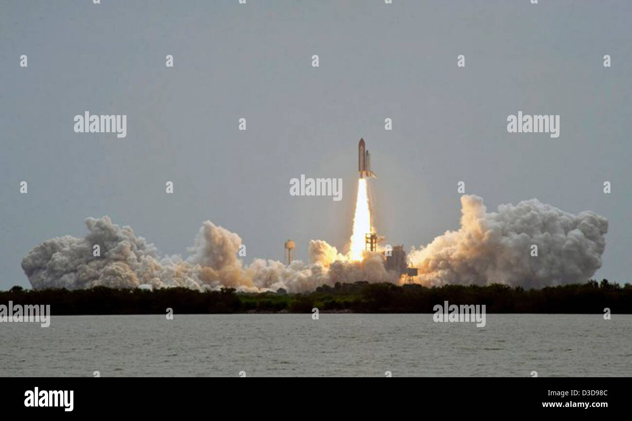 The Space Shuttle Atlantis completes its final launch on July 8, 2011 ...