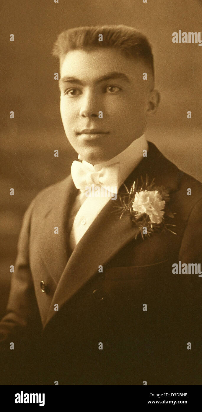 1920s man or male dinner jacket hi res stock photography and images Alamy