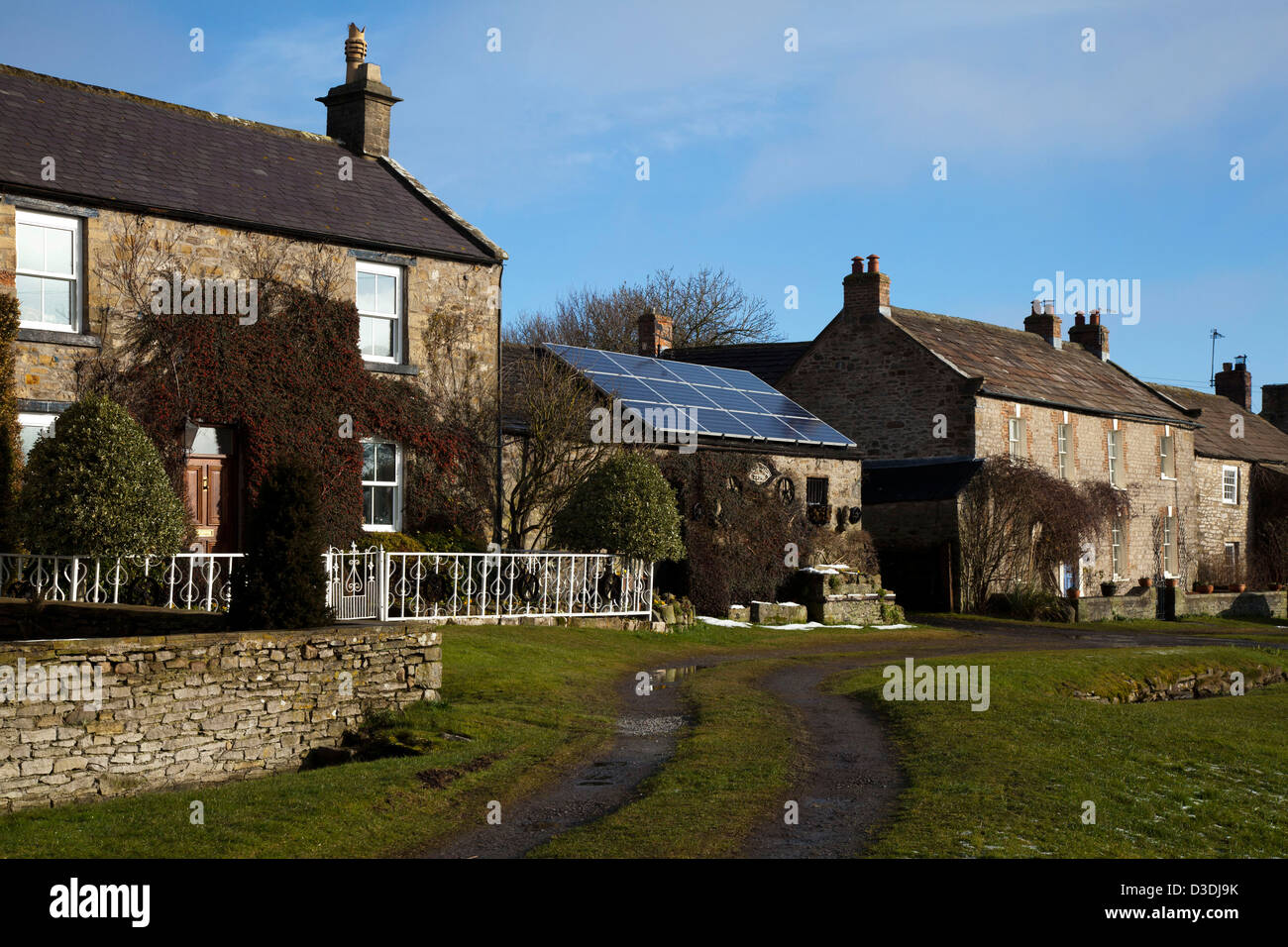 Row stone built cottages north yorkshire hires stock photography and