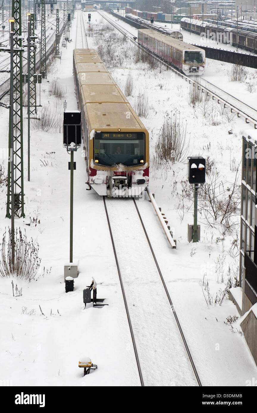 Berlin, Germany, circle line S41 at the approach to the S-Bahn station ...