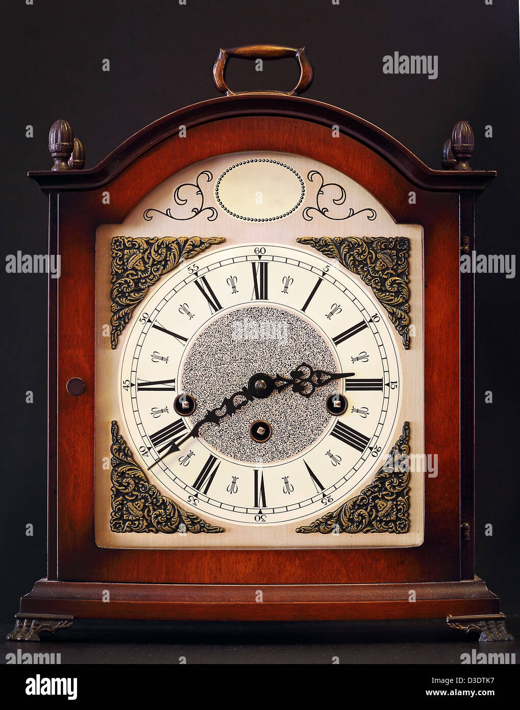 Vintage antique clock hires stock photography and images Alamy