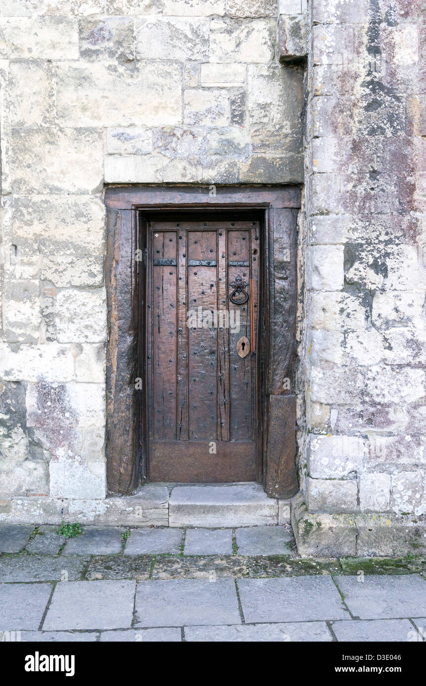 Old oak wooden studded door hi-res stock photography and images - Alamy