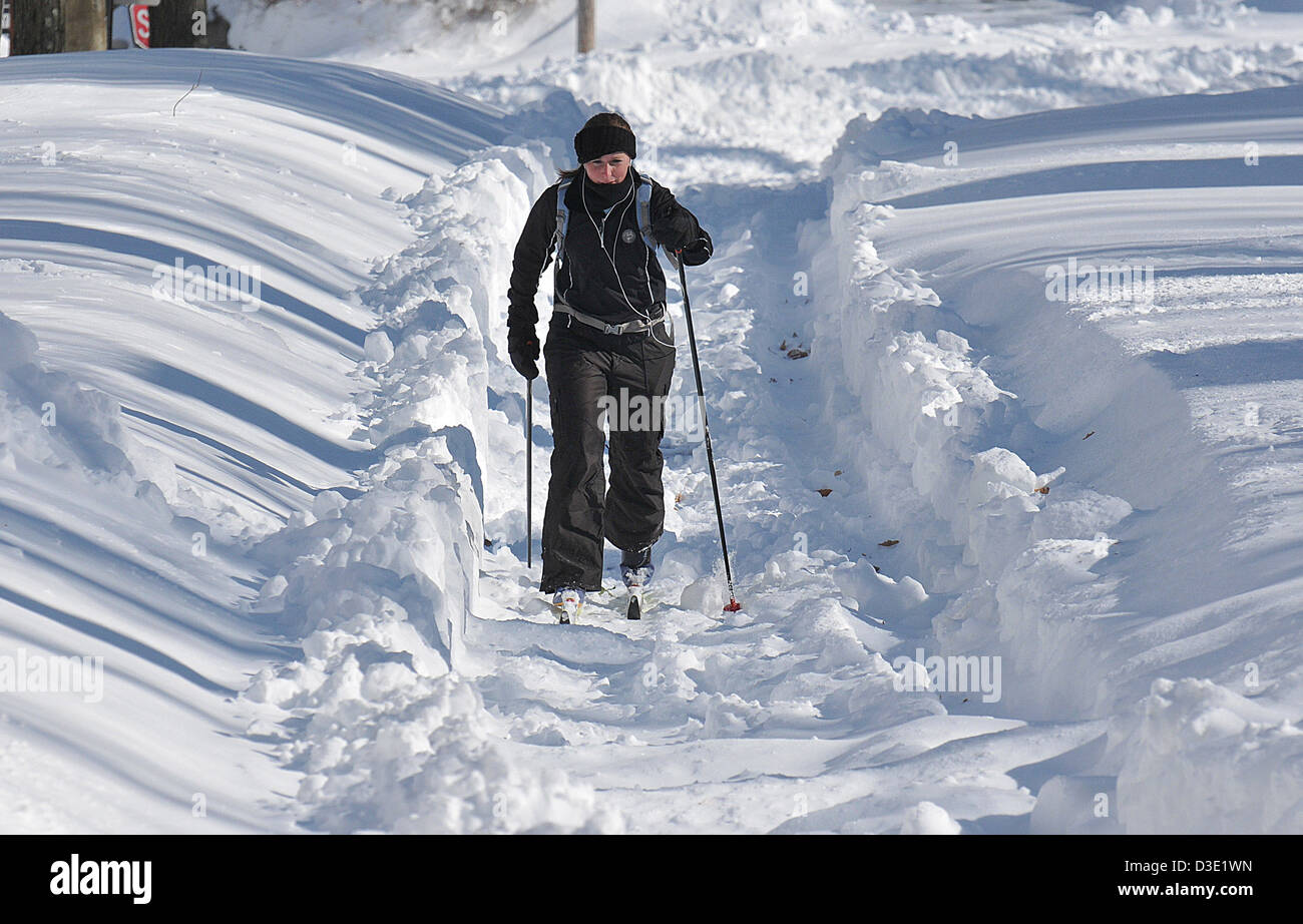 Skiing in connecticut hires stock photography and images Alamy
