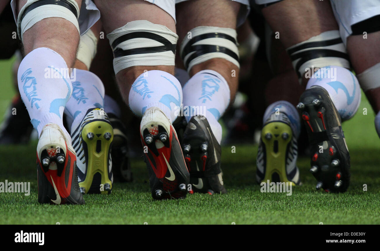 Hendon, North London, UK Saracens v Exeter Chiefs rugby February 16, 2013 The artificial pitch held up well with the rigours of scrums. Pic: Paul Marriott Photography/Alamy Live News Stock Photo