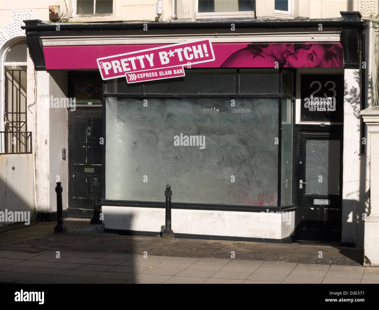 retail beauty salon closed down Stock Photo Alamy