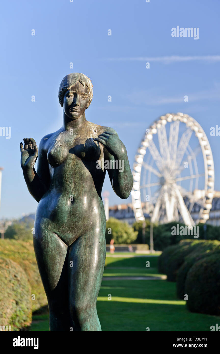 Sculpture en bronze d'une femme pensive Art des jardins -  France