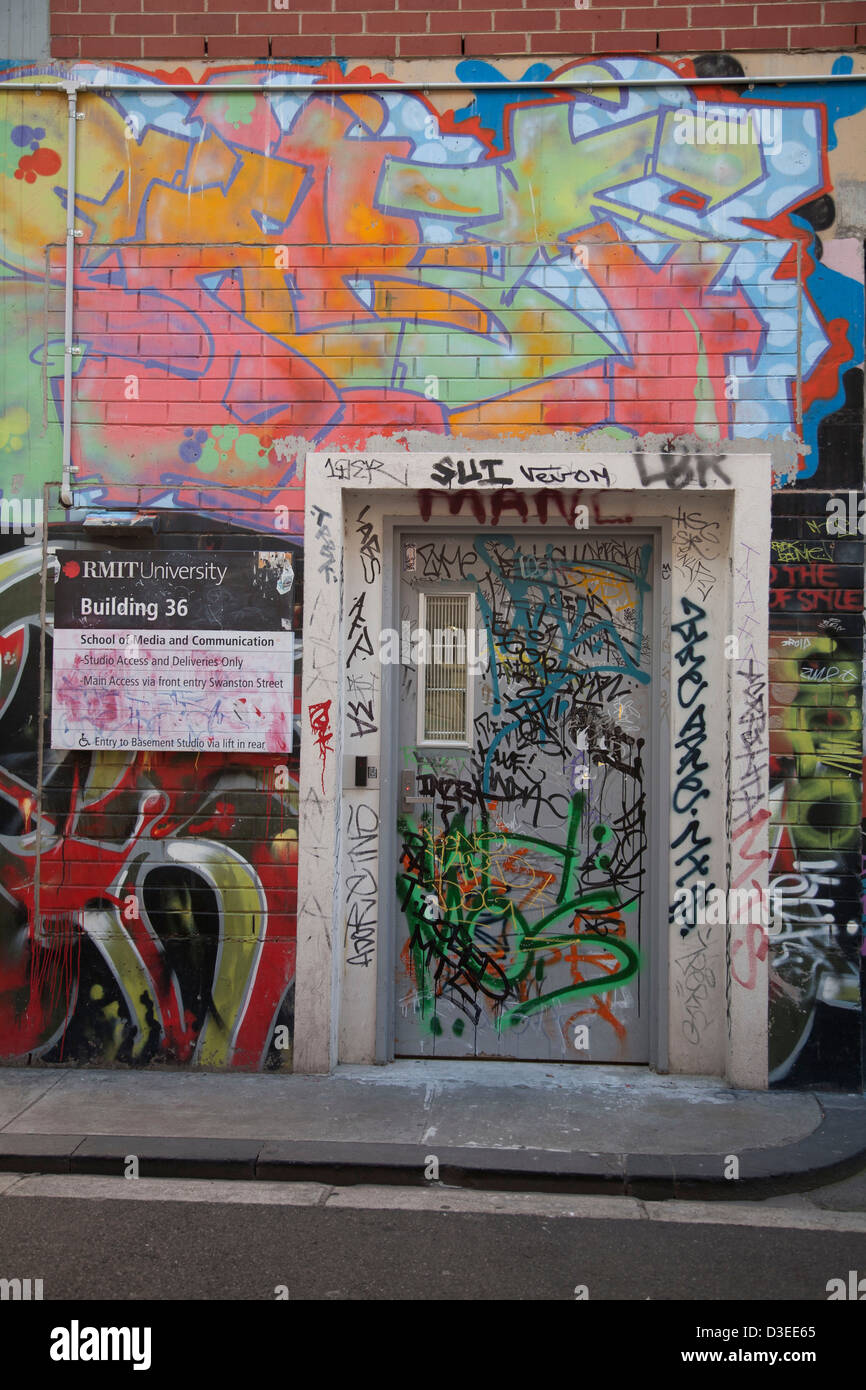 Spray can graffiti hi-res stock photography and images - Alamy