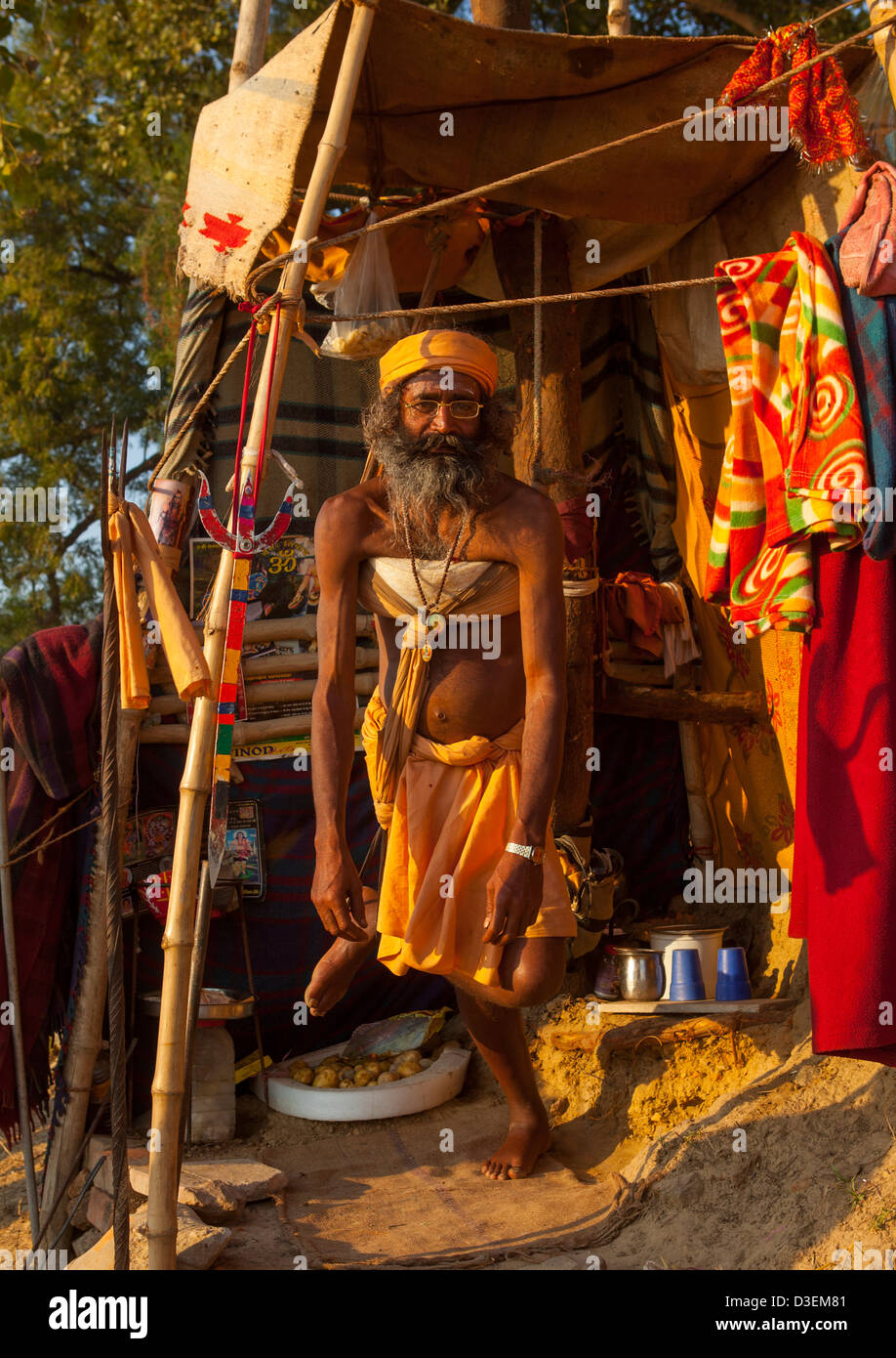 Naga Sadhu Standing On One Leg For One Year, Maha Kumbh Mela, Allahabad,  India Stock Photo - Alamy