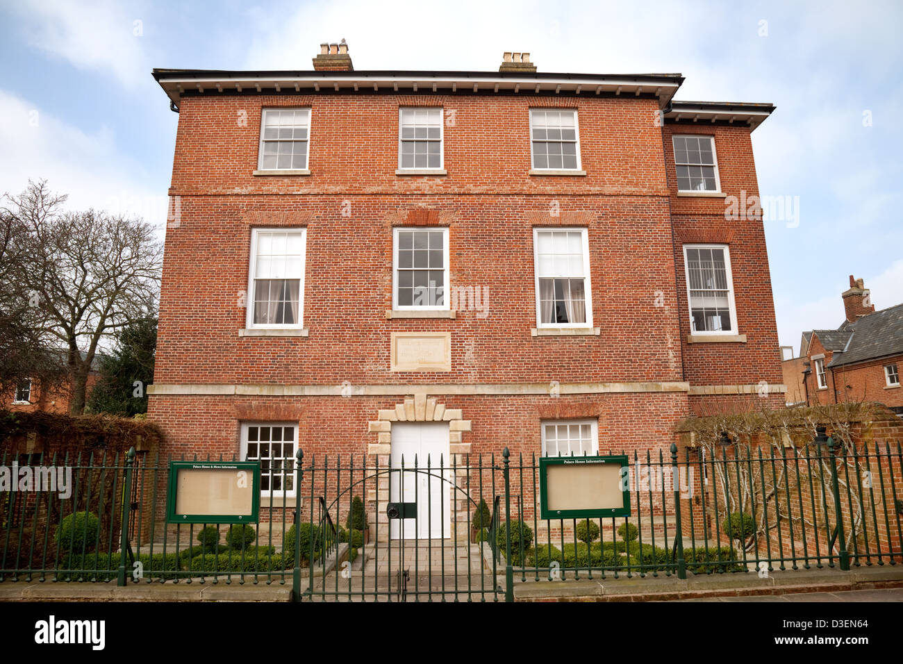 17th century house england hi-res stock photography and images - Alamy