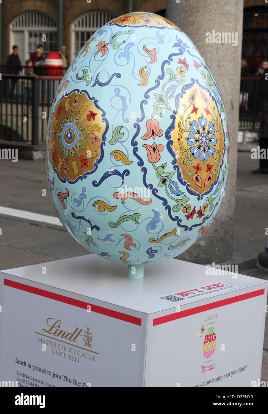 London - Over 100 giant Easter eggs designed by a variety of artists were  on display for the final time in London's Covent Garden Piazza before  setting off to tour the UK