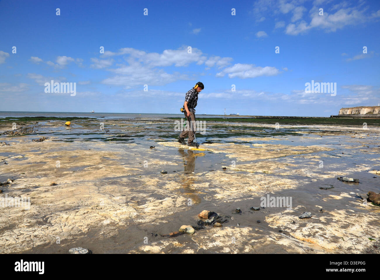 metal detector hires stock photography and images Alamy