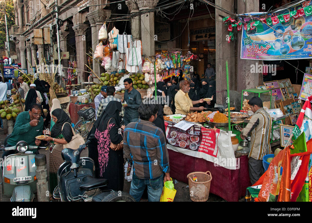 Laad Bazaar or Choodi Bazaar old market  Food stall market Hyderabad India Andhra Pradesh Stock Photo