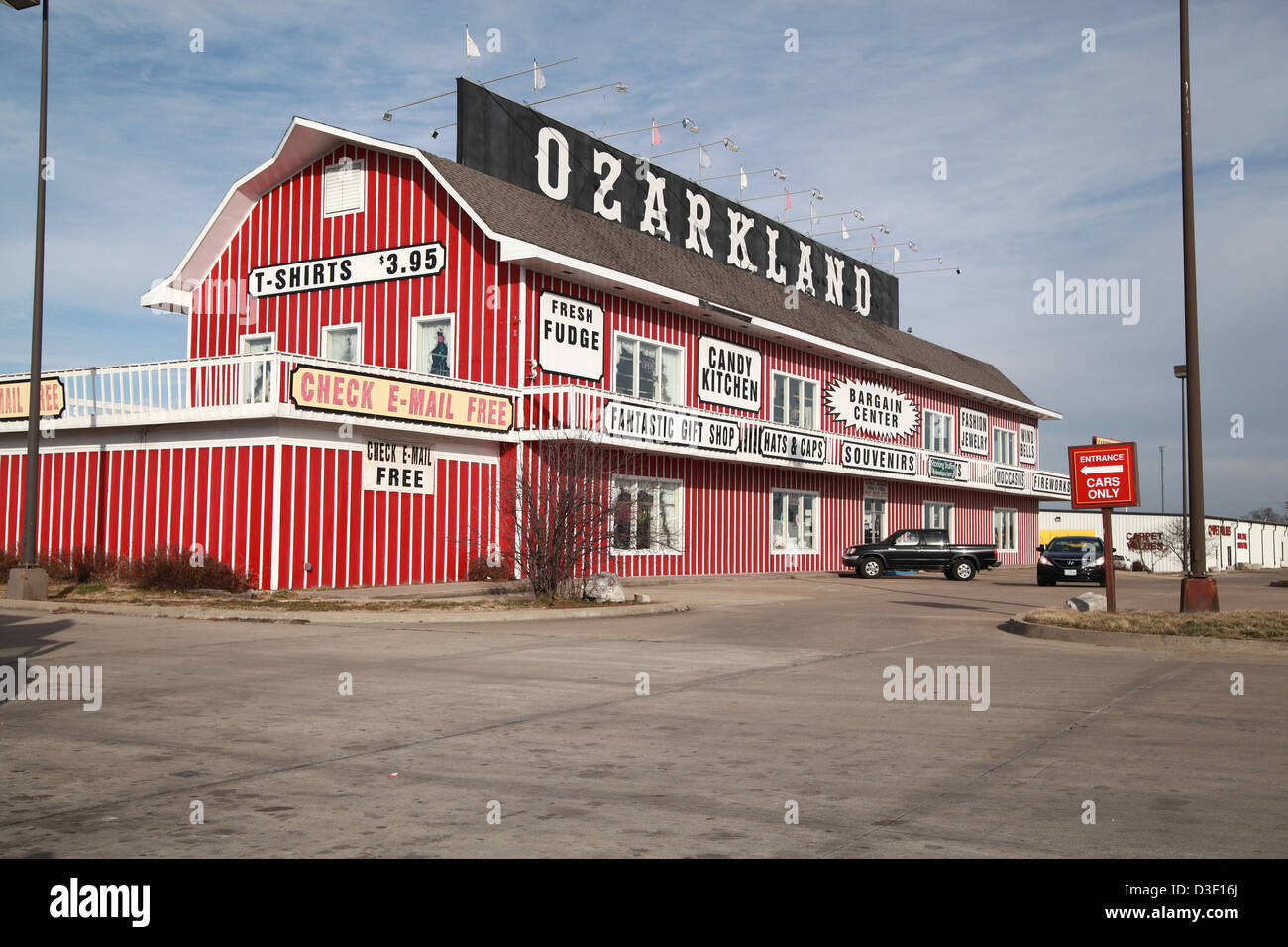 Exterior of Ozarkland, Kingdom City, Missouri Stock Photo Alamy