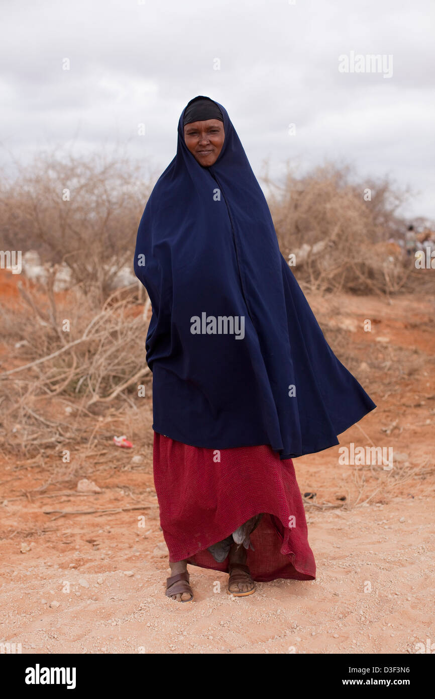 GURAH, NORTH OF ELWAK, EASTERN KENYA, 1st SEPTEMBER 2009: Pastoralist dropout Habiba Malim, 49, mother of 9 children Stock Photo