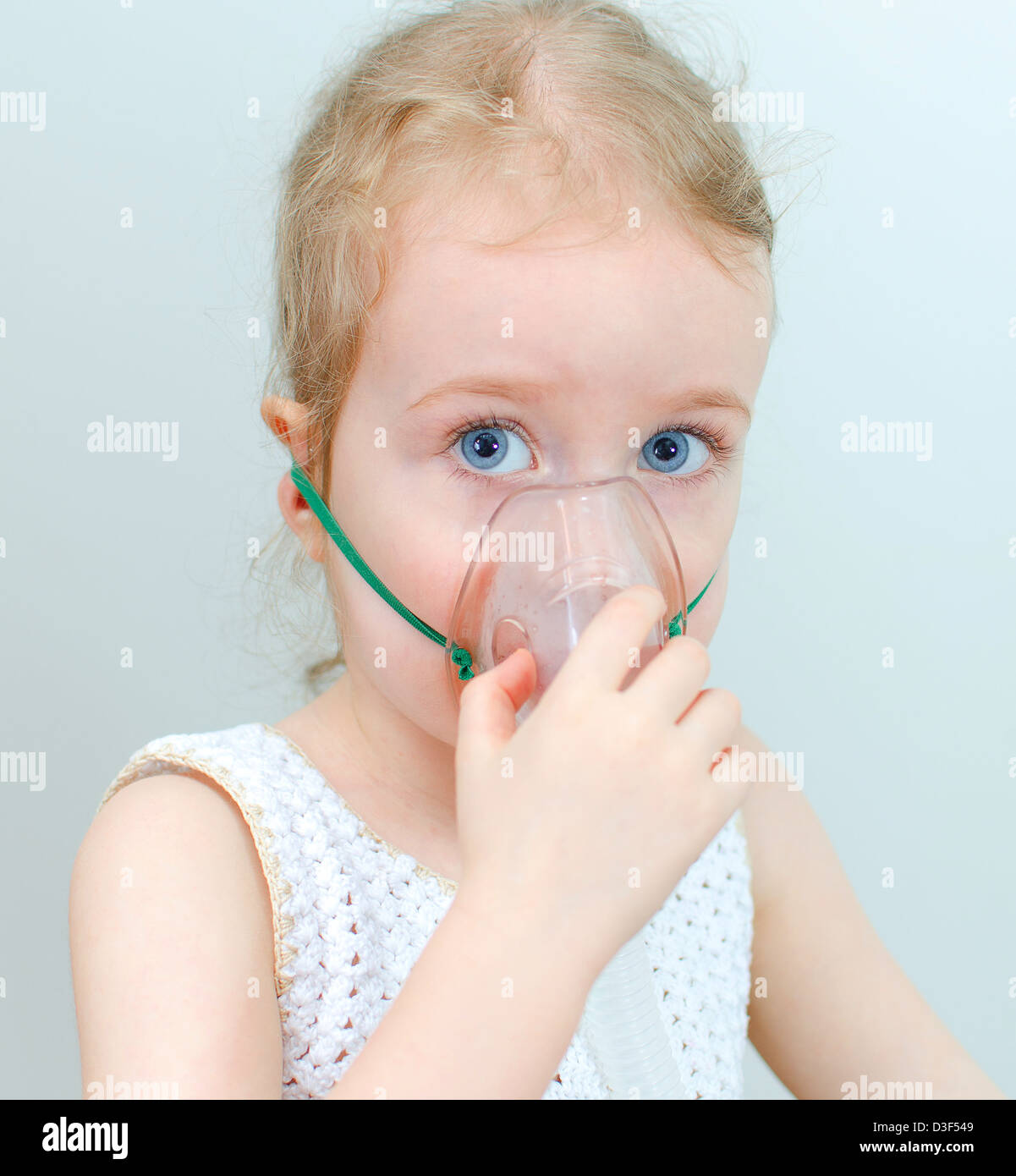 Child gas mask hires stock photography and images Alamy