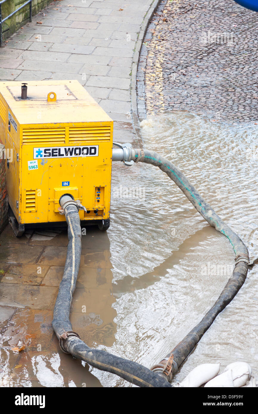 Flood pump hires stock photography and images Alamy