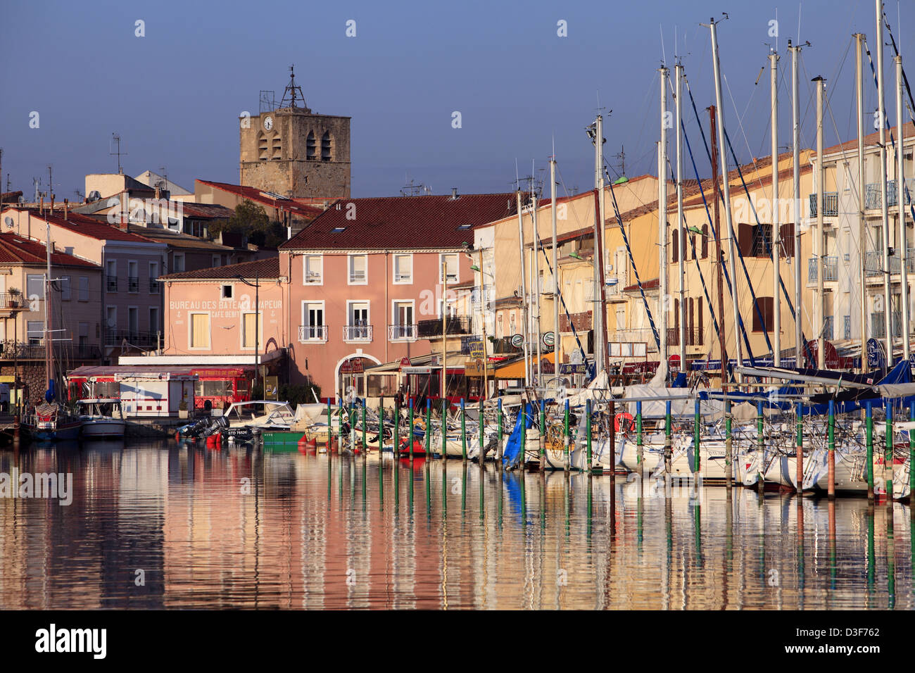 The Port of Meze, Pond of Thau, Languedoc Roussillon, France Stock Photo -  Alamy