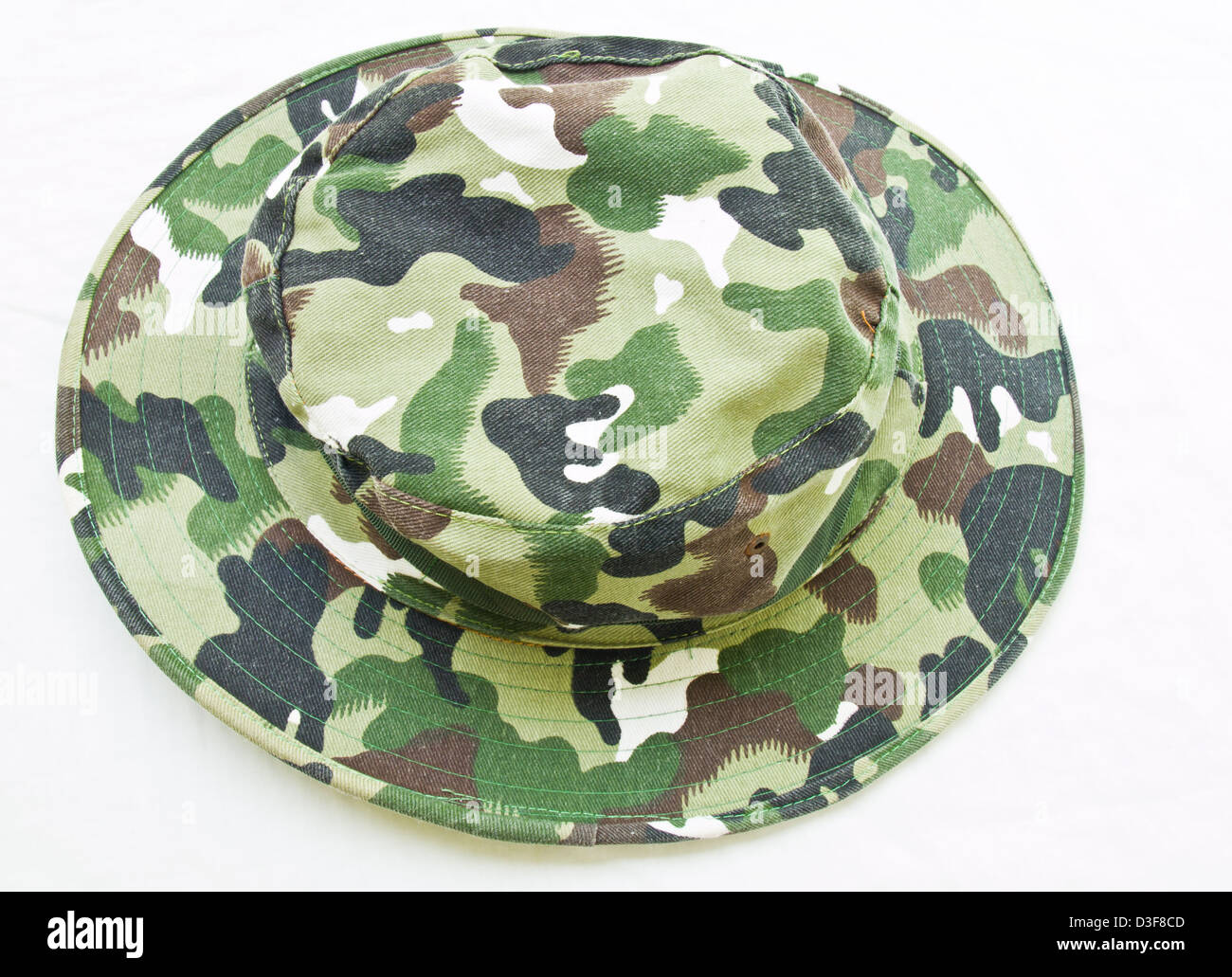 Camo top store hat