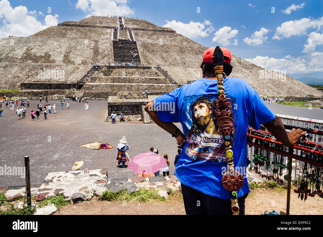 Souvenir vendor next to Teotihuacan Sun Pyramid, Mexico Stock Photo