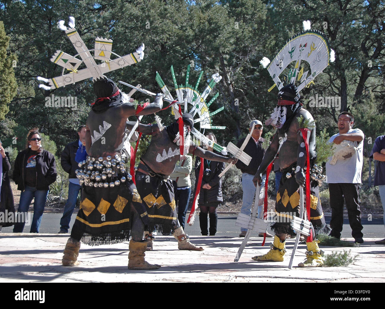 Apache dancers hi-res stock photography and images - Alamy