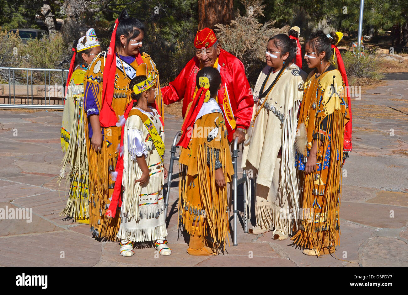Apache dancers hi-res stock photography and images - Alamy