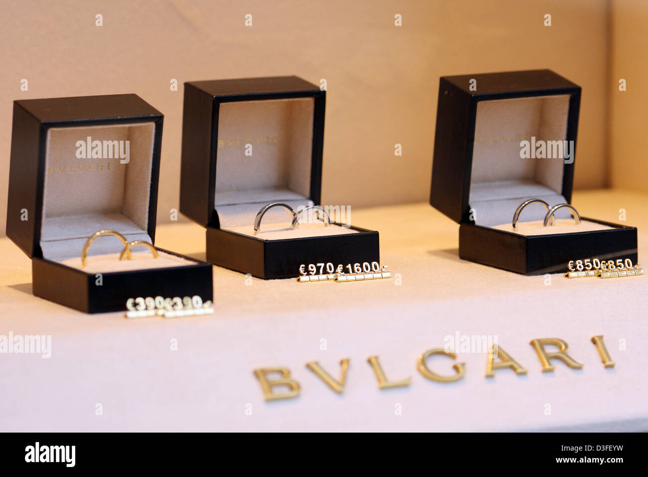 Hamburg, Germany, wedding rings in the window of Bvlgari Stores Stock Photo