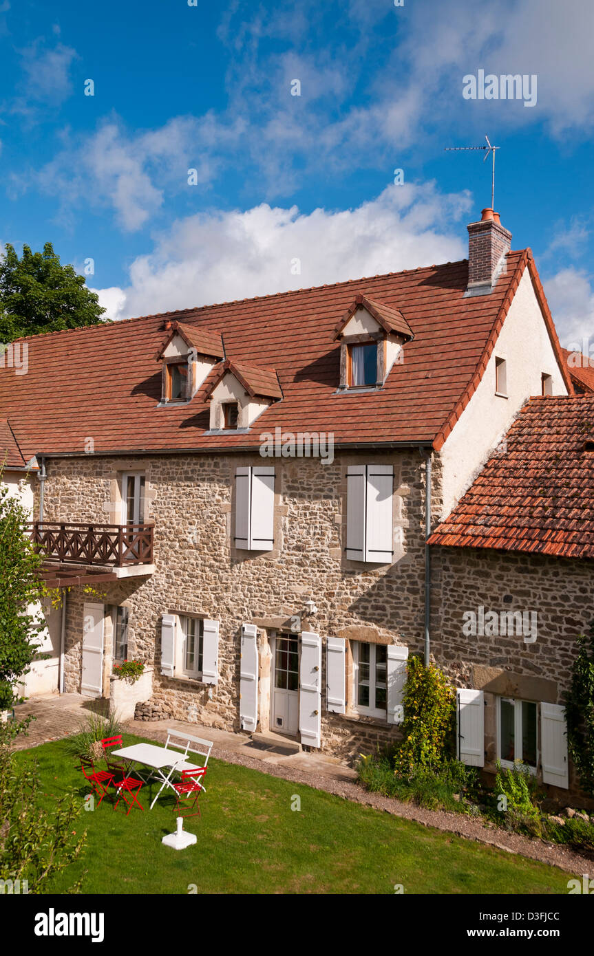 Stone cottage in the village of Vandenesse en Auxois, Côte d'Or, Bourgogne Stock Photo