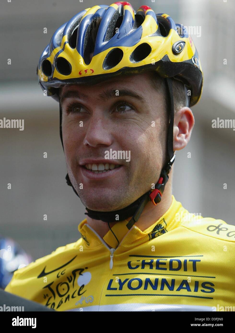 (dpa) Australian cyclist Bradley McGee is wearing the yellow jersey