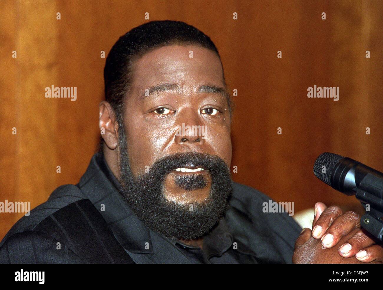 dpa files) - US singer Barry White pictured during a press conference in  Hamburg, 12 October 1999. The soul legend died on 4 July 2003 in Los  Angeles after suffering kidney failure