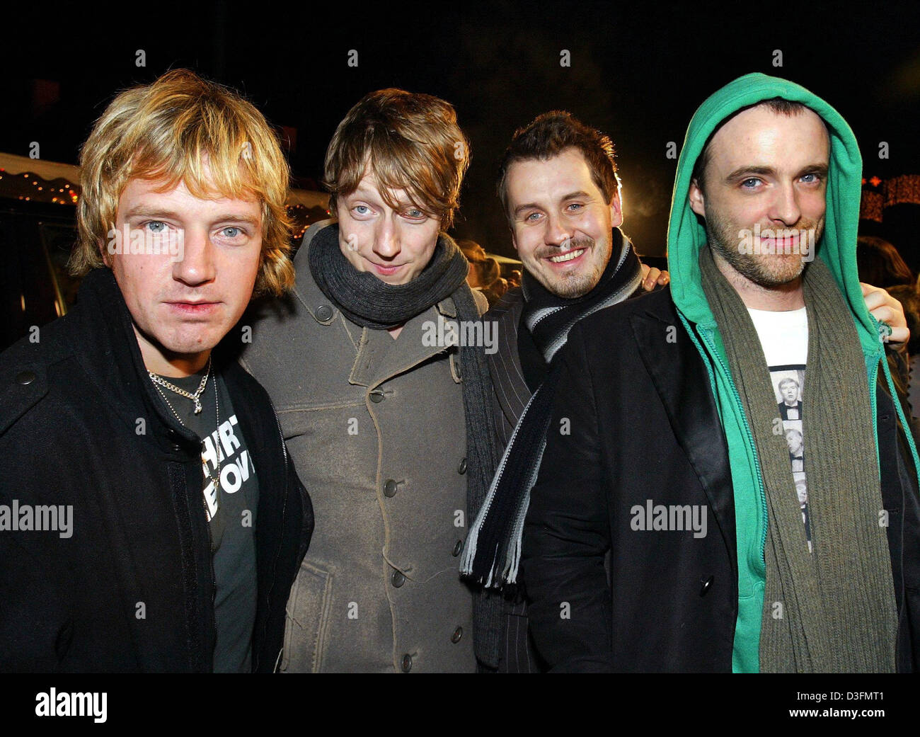 (dpa) - The band 'Travis' pose after the 'Eins Live Krone' award show in Oberhausen, Germany, 2 December 2004. Stock Photo
