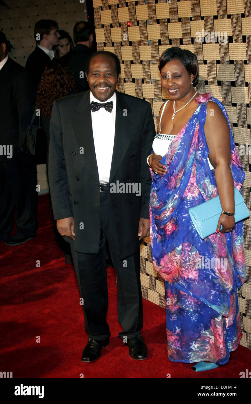 (dpa) - Paul Rusesabagina (subject of the movie) and his wife Tatjana attend the premiere of 'Hotel Rwanda' at the Academy Theater in Los Angeles, 2 December 2004. Stock Photo