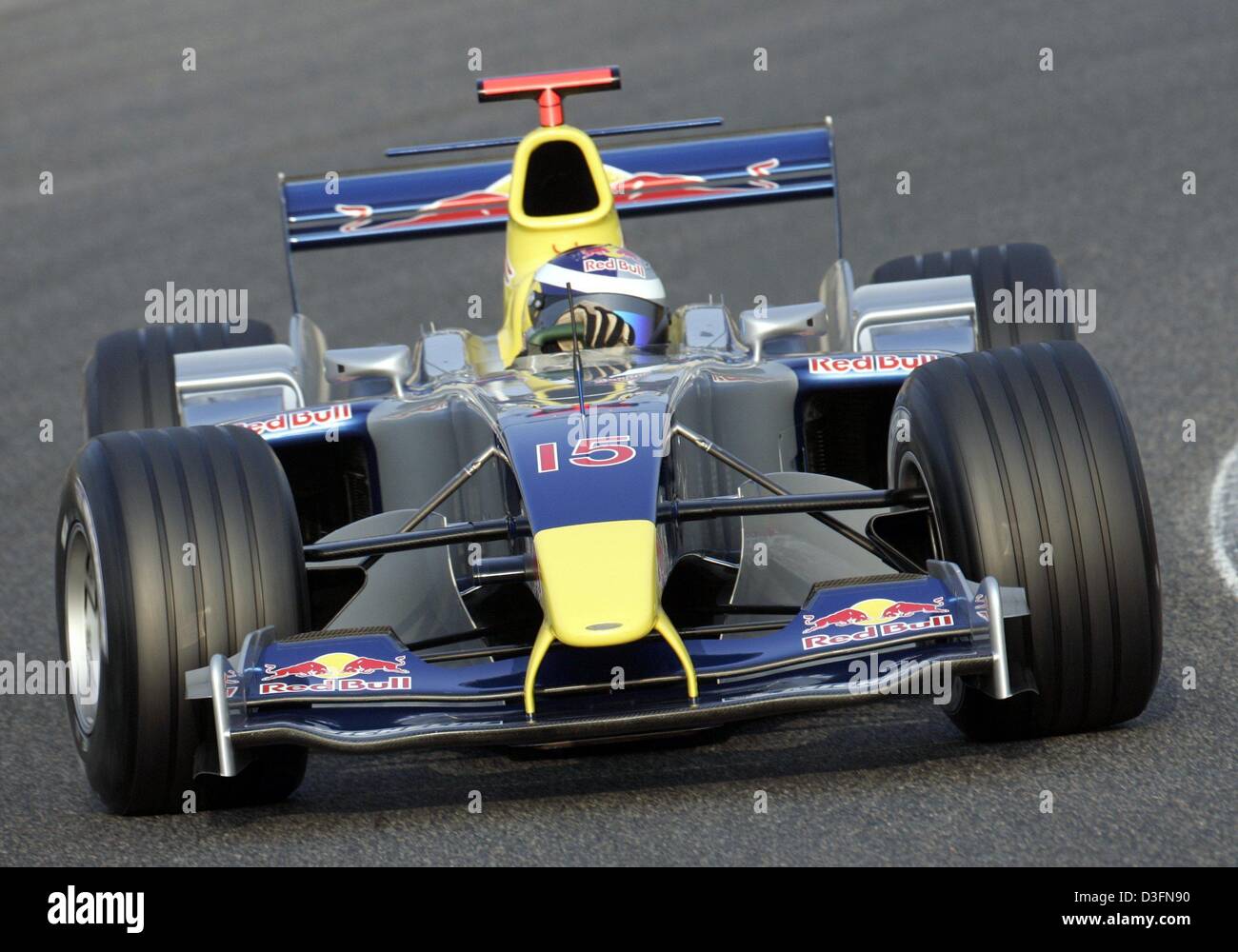 dokumentarfilm nedsænket noget dpa) - Austrian Formula 1 pilot Christian Klien drives in the new Red Bull  F1 race car on the Circuit de Catalunya race course in Barcelona, Spain, 24  November 2004. The new