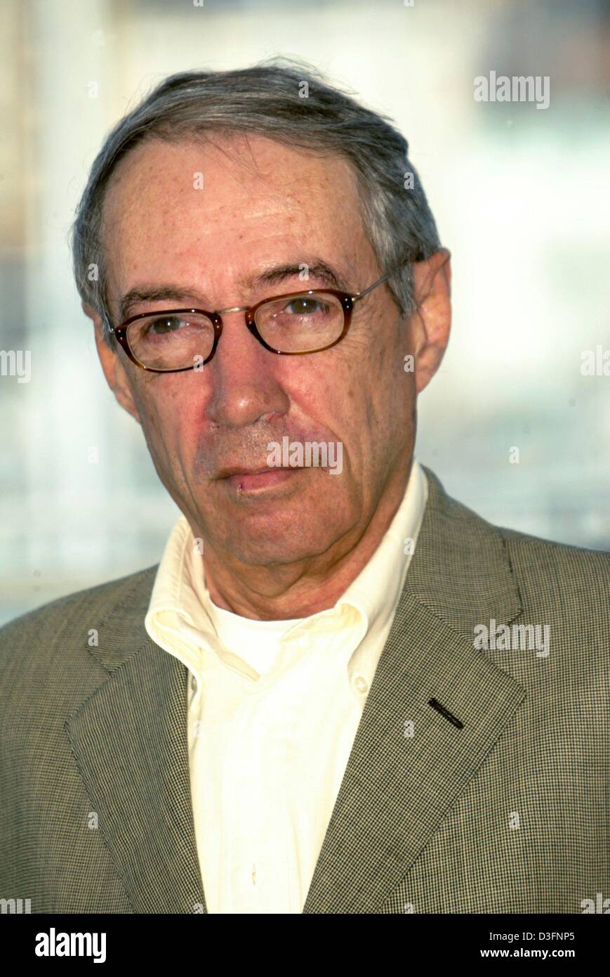 dpa) - The French film director Andre Techine ('Strayed', 'Beach Cafe',  'Far Away') poses at the 56th Filmfestival in Cannes, France, 16 May 2003.  Techine will present his movie 'Strayed' (Les Egares).