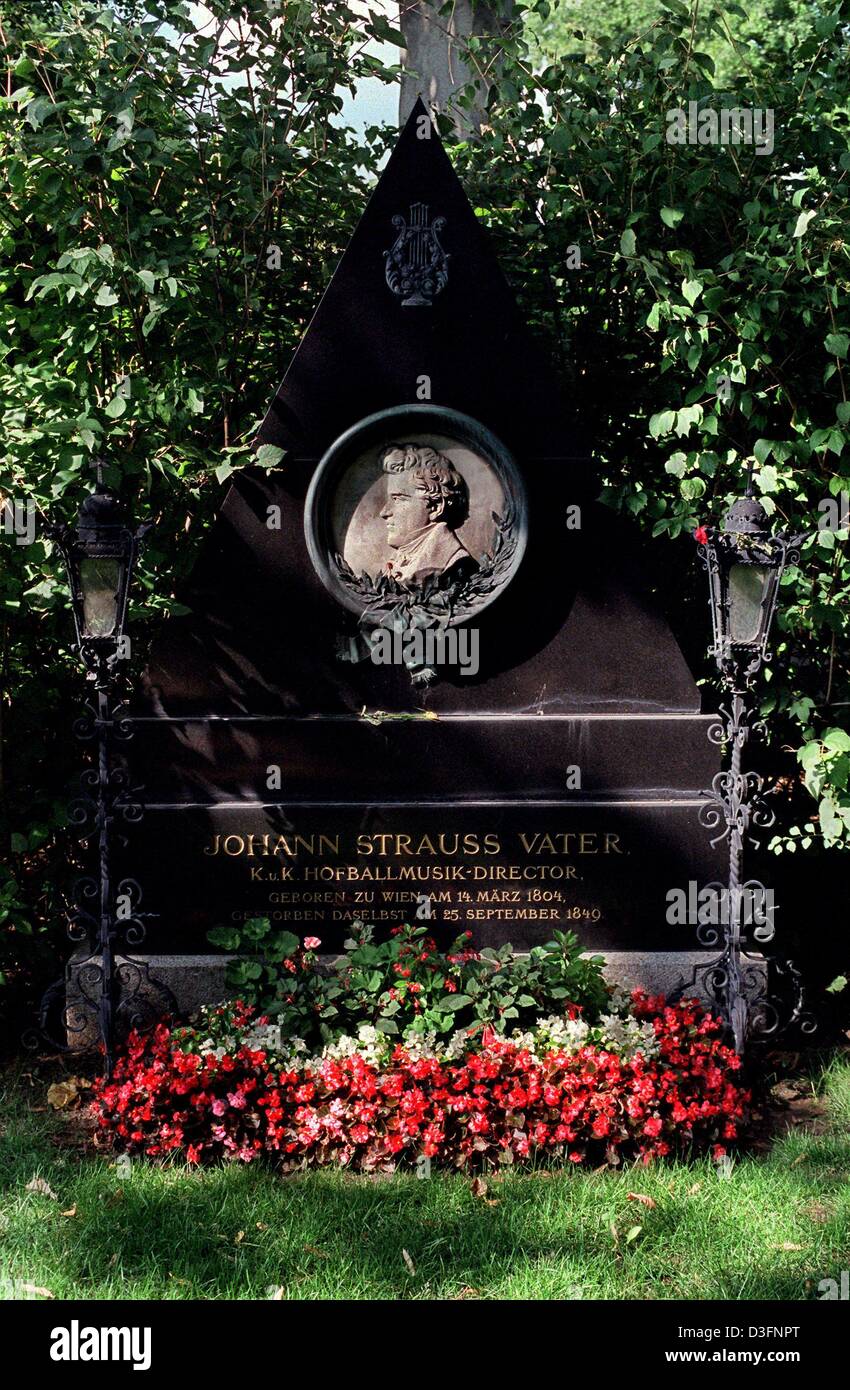 (dpa files) - The tomb of Austrian composer Johann Strauss Senior ('Radetsky-March') on the central cemetery in Vienna, 9 August 2000. He was born on 14 March 1804 in Vienna and died there on 25 September 1849. A self-taught musician, he began to write waltzes, galops, polkas, and quadrilles and established a musical dynasty in Vienna. Stock Photo