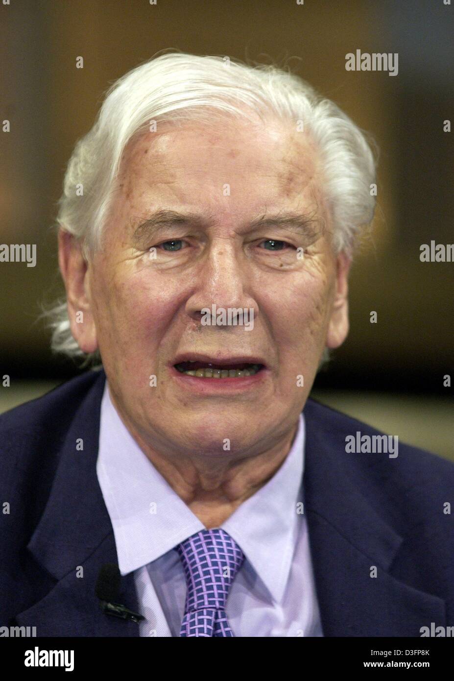 (dpa) - Sir Peter Ustinov, British actor and ambassador of the United Nations Children's Fund UNICEF, gestures during a TV show in Berlin, 5 March 2003. Ustinov, who speaks fluent German, is known to proudly say that he has Russian, German, Spanish, Italian, French and Ethiopian blood in his veins. Stock Photo