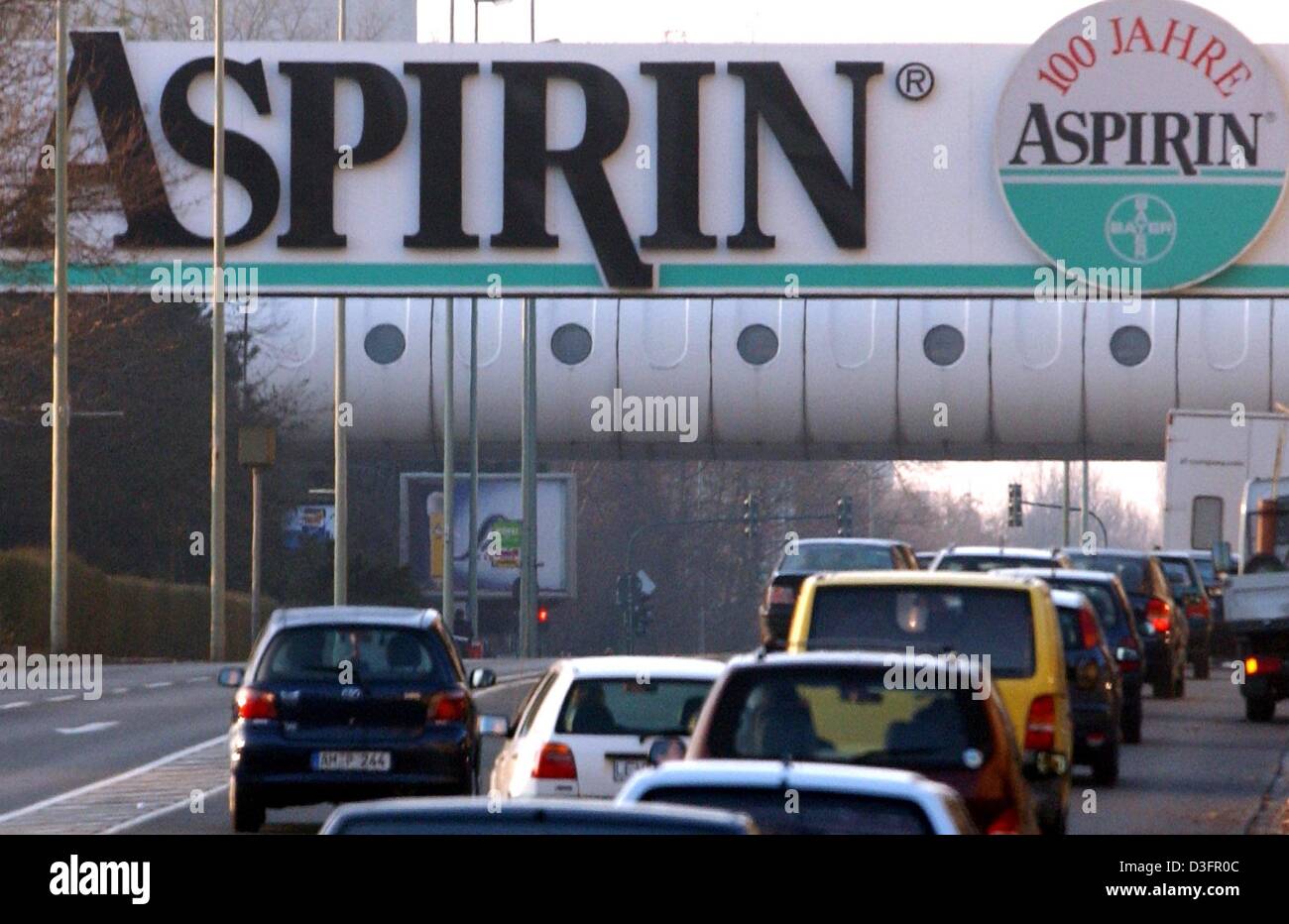 Bayer aspirin pills hires stock photography and images Alamy