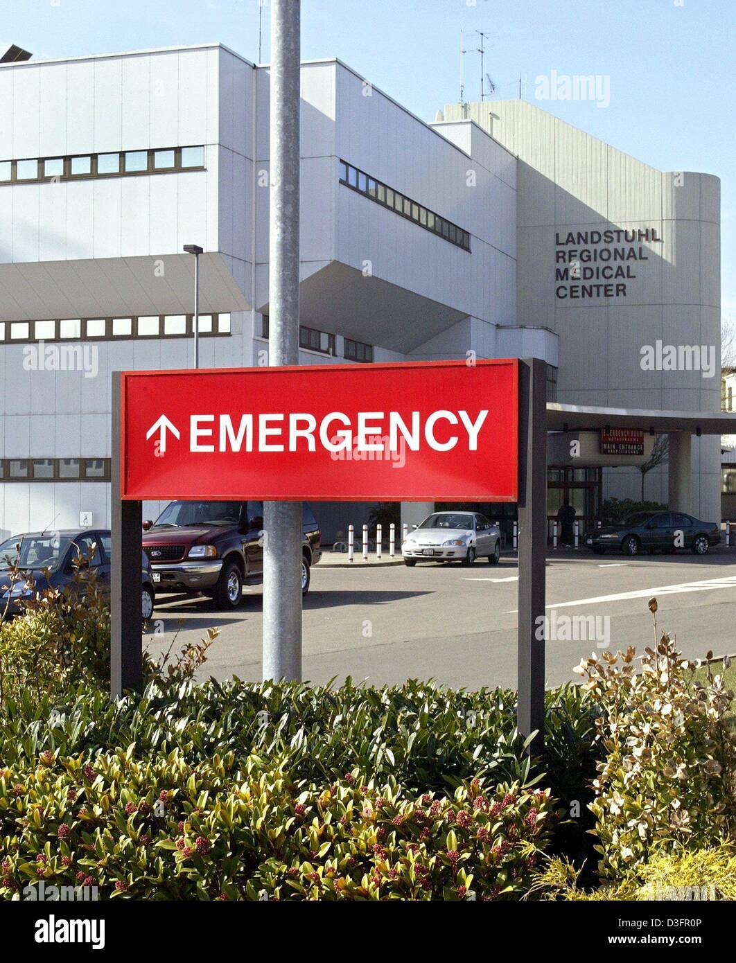(dpa) - A red sign which reads 'Emergency' shows the way to the ER entrance of the US hospital in Landstuhl, Germany, 17 March 2003. The Landstuhl hospital is the largest military hospital of the American forces in Europe. Stock Photo