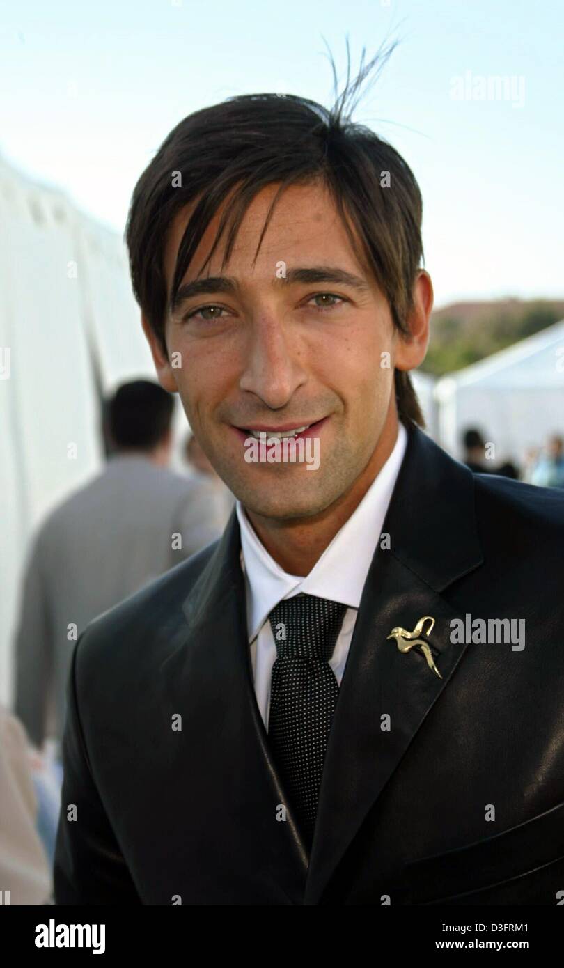 (dpa) - The US actor of Hungarian heritage Adrien Brody ('The Pianist') arrives at the Independent Spirit Awards in Santa Monica, California, 22 March 2003. Brody is not only a sought-after actor after having won an Oscar for his role in 'The Pianist', but he is also a hip-hop producer. Stock Photo
