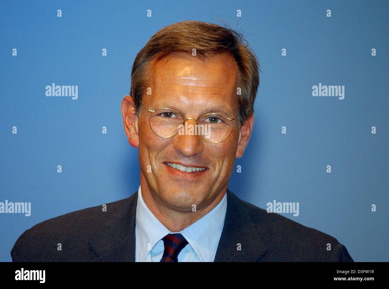 (dpa) - Michael Diekmann, new CEO of the financial services and insurance group Allianz AG, pictured during the general meeting of the Allianz group in Munich, 28 April 2003. Writedowns in the value of Allianz's vast stock portfolios hit the German-based insurance group in the first quarter of this year, and shareholders were warned to expect a third straight quarter of losses. Stock Photo