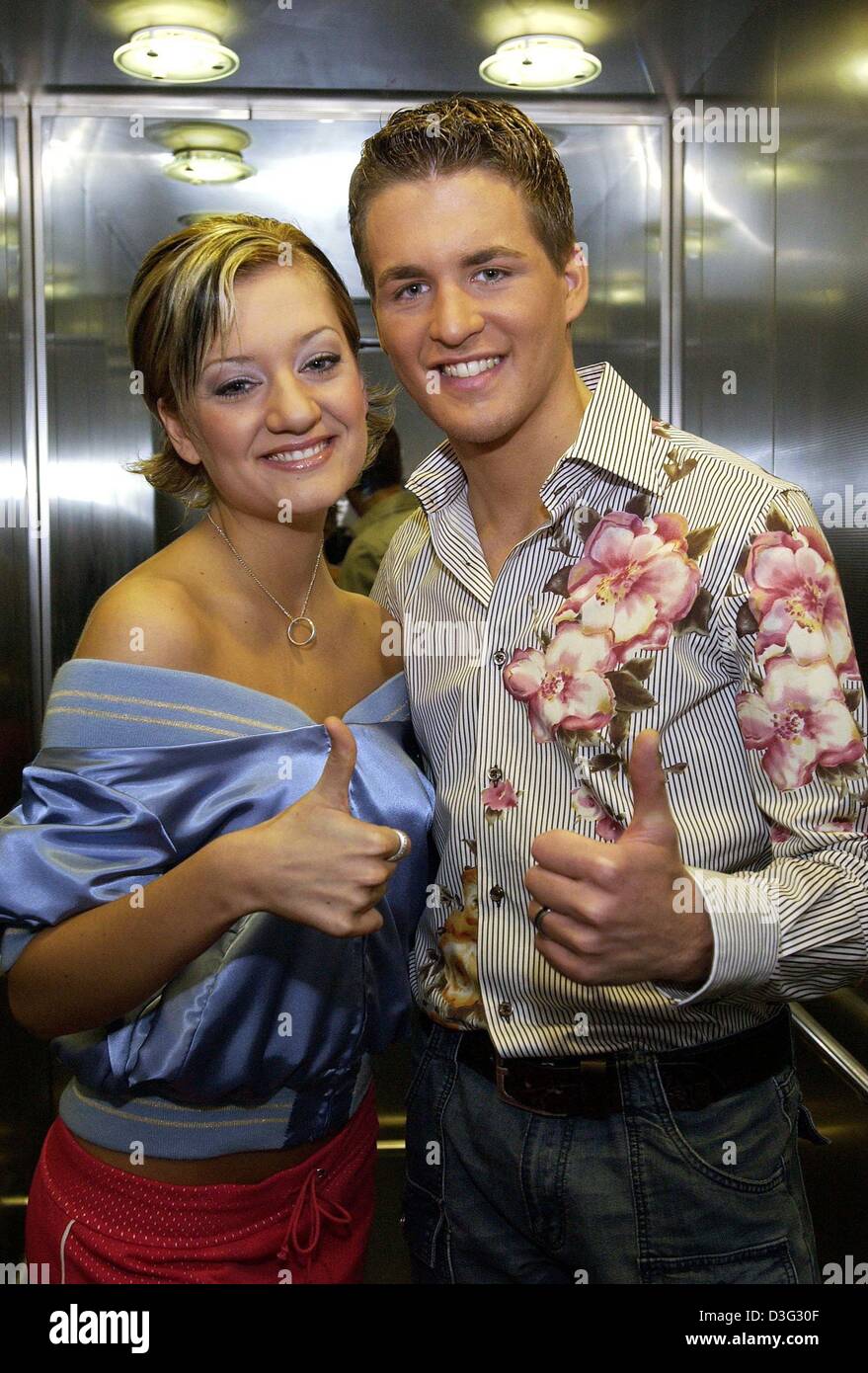 (dpa) - Juliette and Alexander, the two finalists of the TV casting competition 'Deutschland sucht den Superstar' (Germany looks for the superstar), the German version of 'American Idol', pose in Cologne, Germany, 7 March 2003. The final of the casting show will air on 8 March 2003. Stock Photo