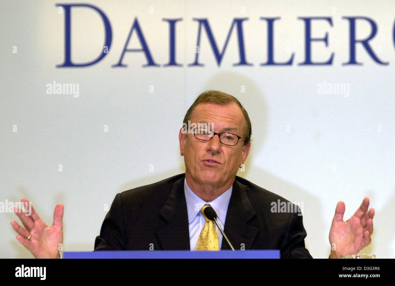 (dpa) - The Chief Executive Officer of DaimlerChrysler, Juergen Schrempp,  addresses journalists during a press conference at his company's headquarters in Stuttgart, southwestern Germany, 20 February 2003.  Schrempp said that the financial forecast for his company in 2003 looks good. Stock Photo