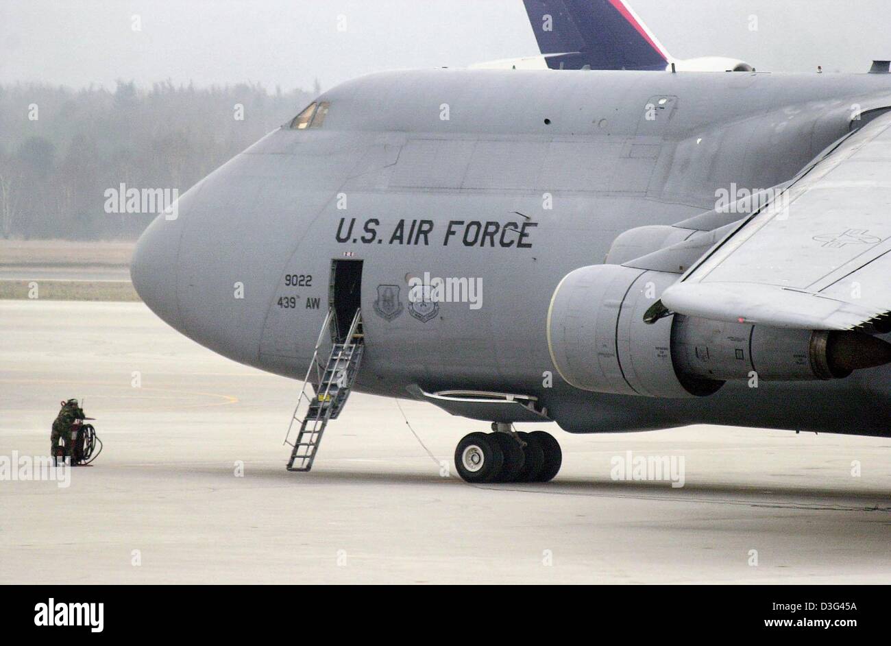 (dpa) - A Galaxy stands on the airfield of the US airbase Ramstein near Landstuhl, western Germany, 10 February 2003. Ramstein is the biggest base of the US air force outside the United States. It is the home of the 86th airlift wing (transportation squadron) and the headquarter of the US Air Forces Europe. According to the newspaper 'Welt am Sonntag' the US defence ministry has st Stock Photo