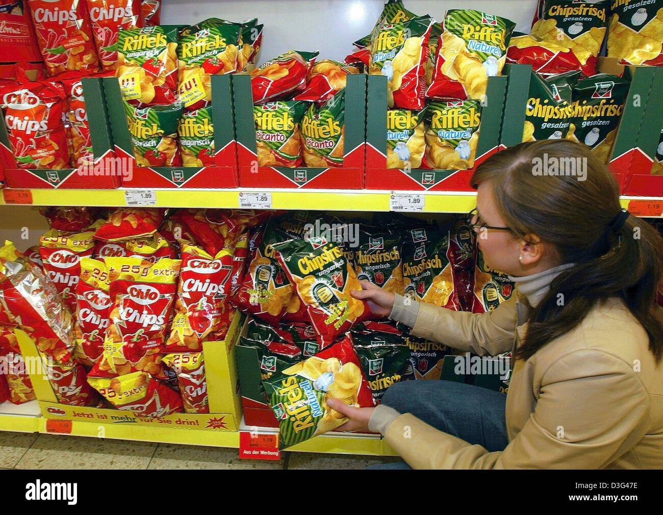 Potato Chips In A Supermarket High Resolution Stock Photography And Images Alamy