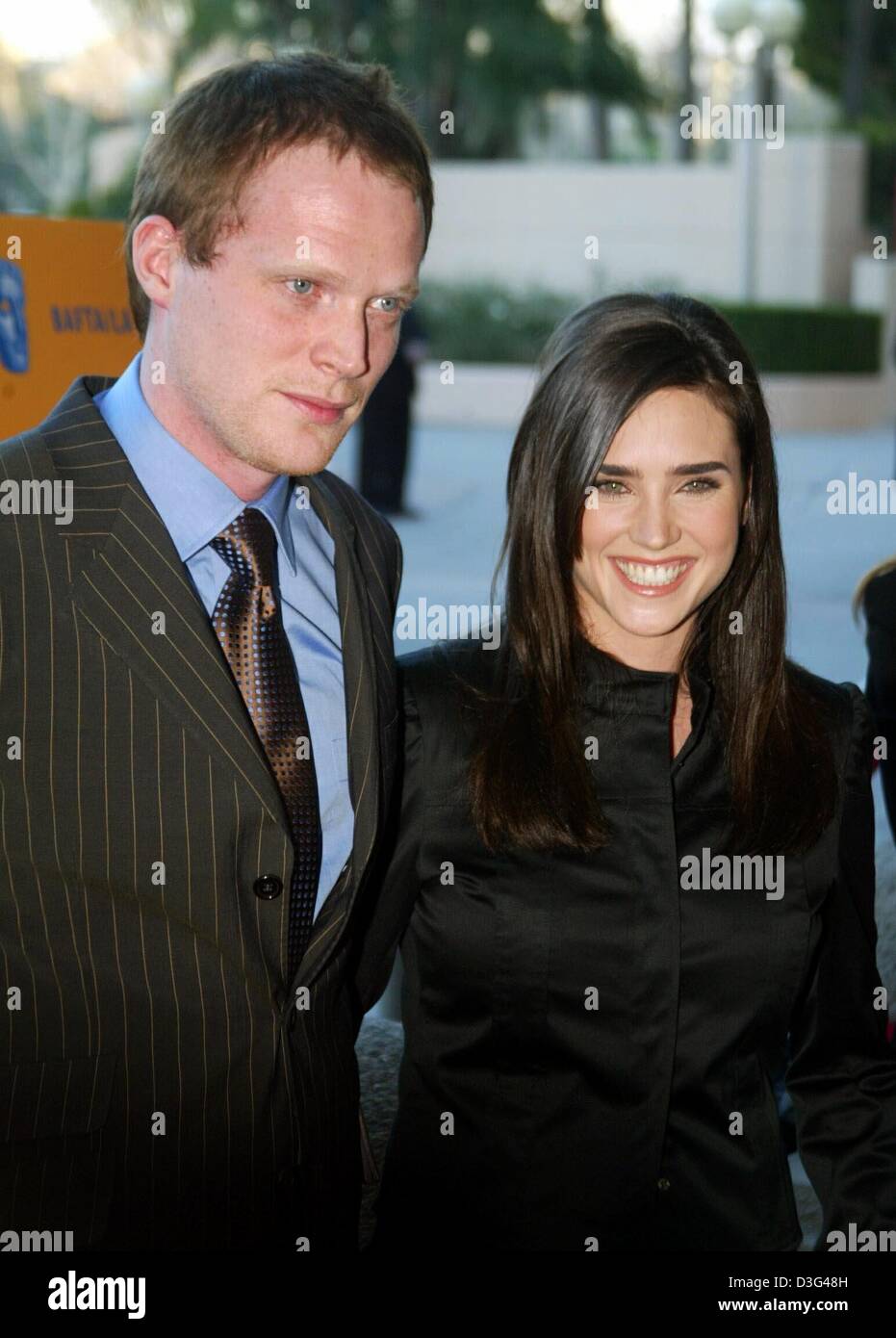 dpa) - Hollywood actress Jennifer Connelly (32) and her newly-wed husband,  actor Paul Bettany (31), arrive to a Tea Party in the Park Hyatt Hotel in  Los Angeles, 18 January 2003. They