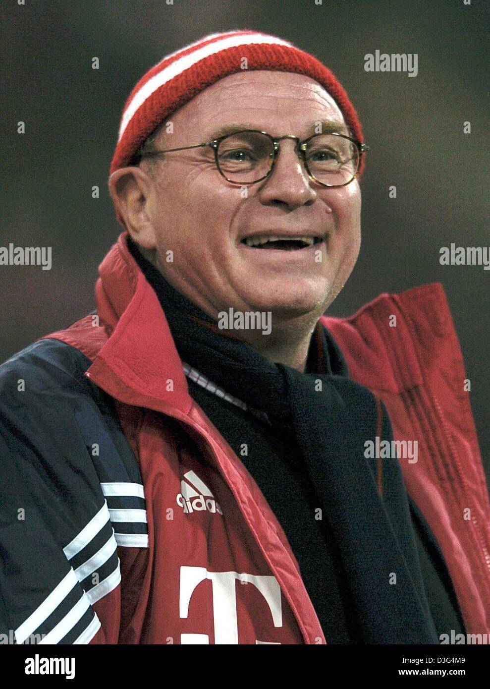 dpa-bayerns-manager-uli-hoeness-smiles-after-bayern-socred-the-decisive-D3G4M9