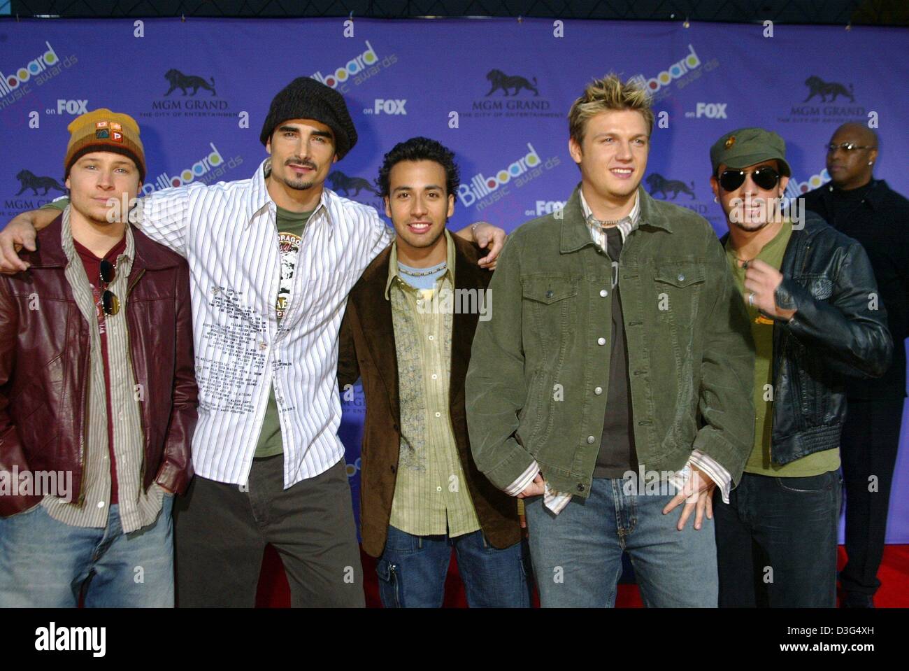 (dpa) - The members of the boy band 'The Back Street Boys' pose ahead