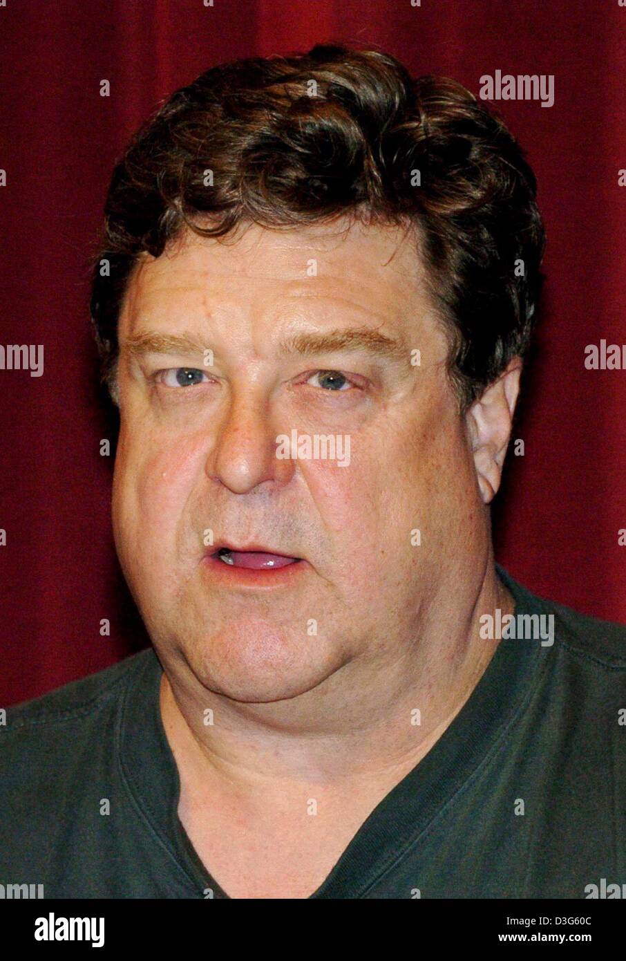 (dpa) - US actor John Goodman ('Beyond the Sea', 'The Big Lebowski', 'Blues Brothers 2000', 'Barton Fink'), pictured in Potsdam-Babelsberg, Germany, 20 November 2003. Stock Photo