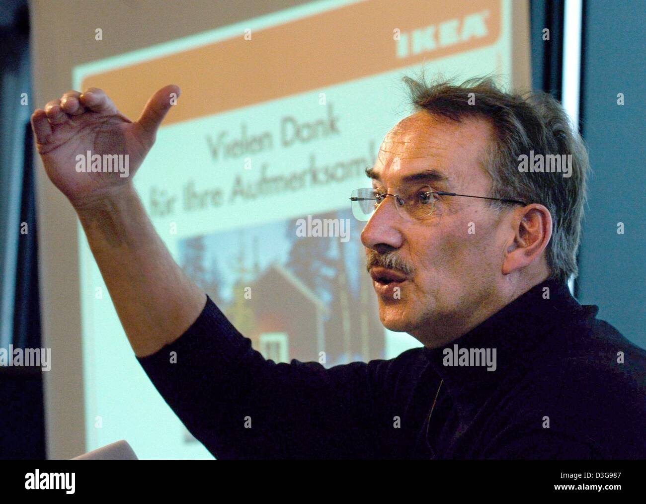 dpa) - Werner Weber, Chairman of Ikea Deutschland, speaks during the  company's balance press conference in Frankfurt, Germany, 16 November 2004.  The Swedish furniture supplier in Germany increased its business figures  despite