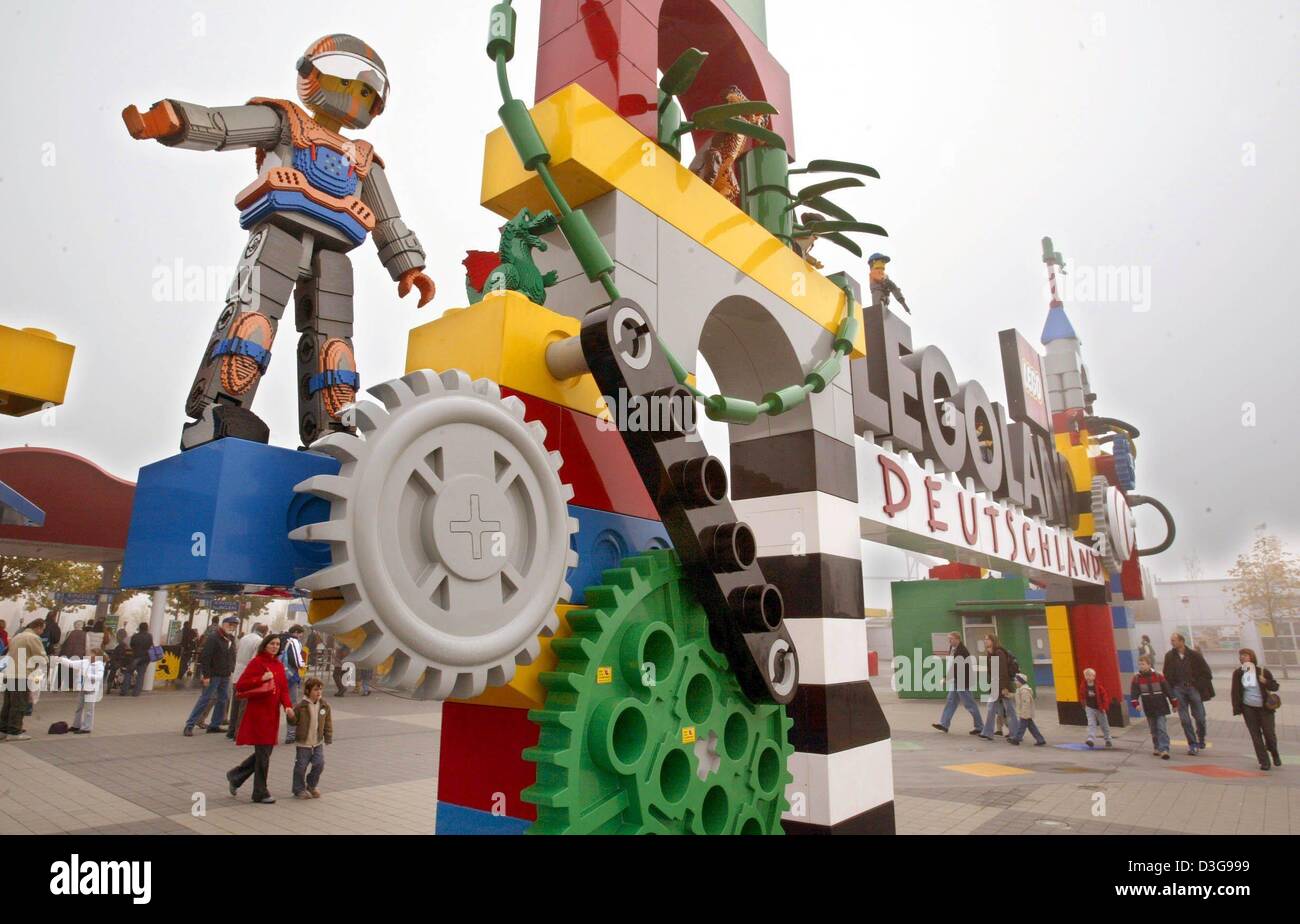 dpa) - The photo shows the main entrance of 'Legoland Deutschland' (lego  land Germany) in Guenzburg, Germany, 22 October 2004. The Danish toy giant  expects large deficits with its business of building