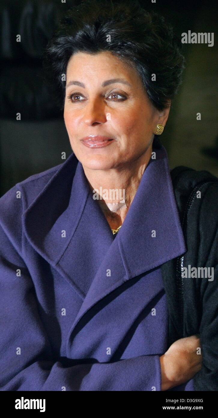 (dpa) - US producer Tina Sinatra, daughter of the legendary singer, arrives to a special screening of the 'Manchurian Candidate' in Berlin, 20 October 2004. Stock Photo